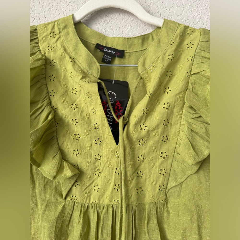 NWT Eyelet Ruffle blouse size M - Picture 2 of 4